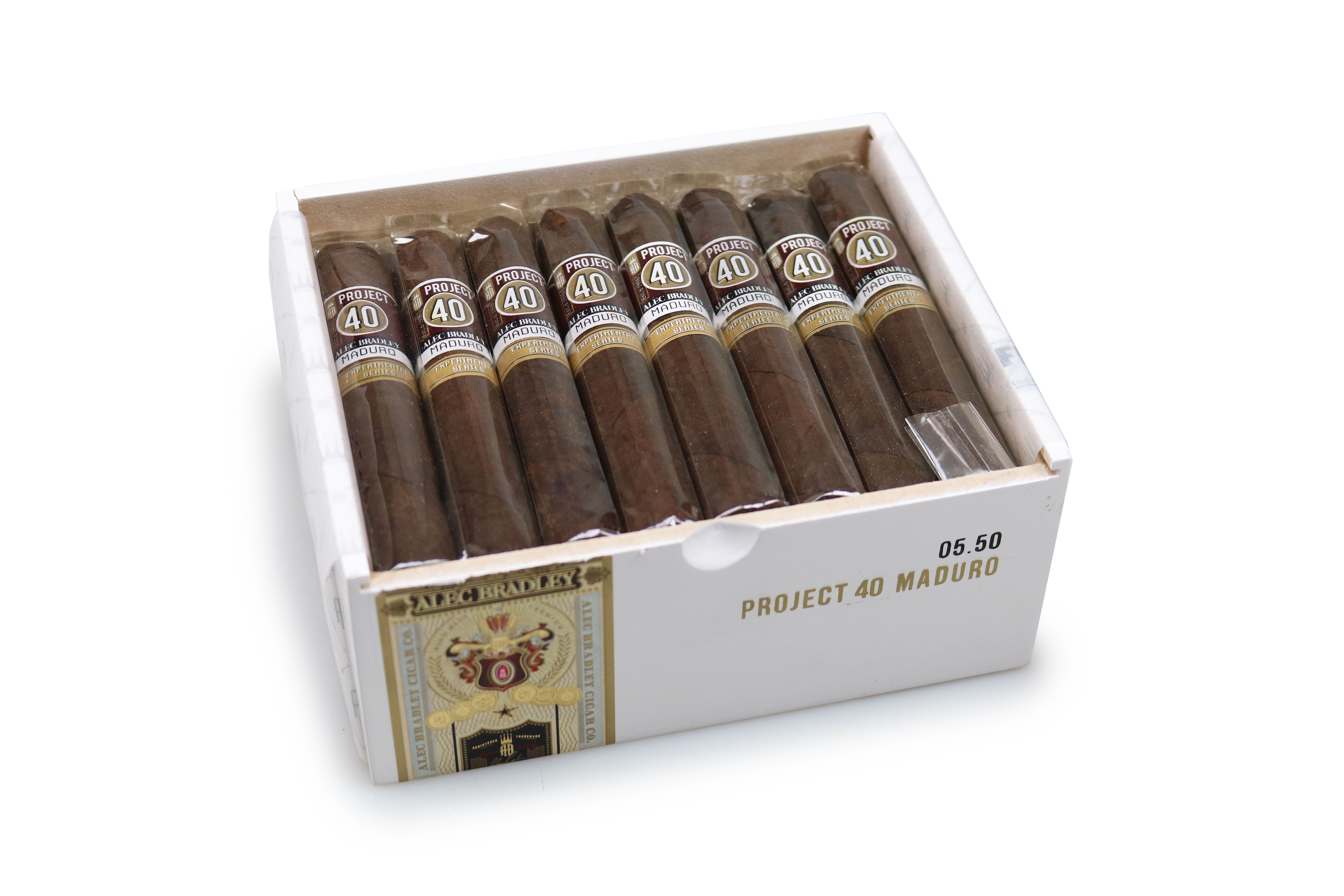 Alec Bradley Project 40 Maduro Robusto 24er Kiste offen