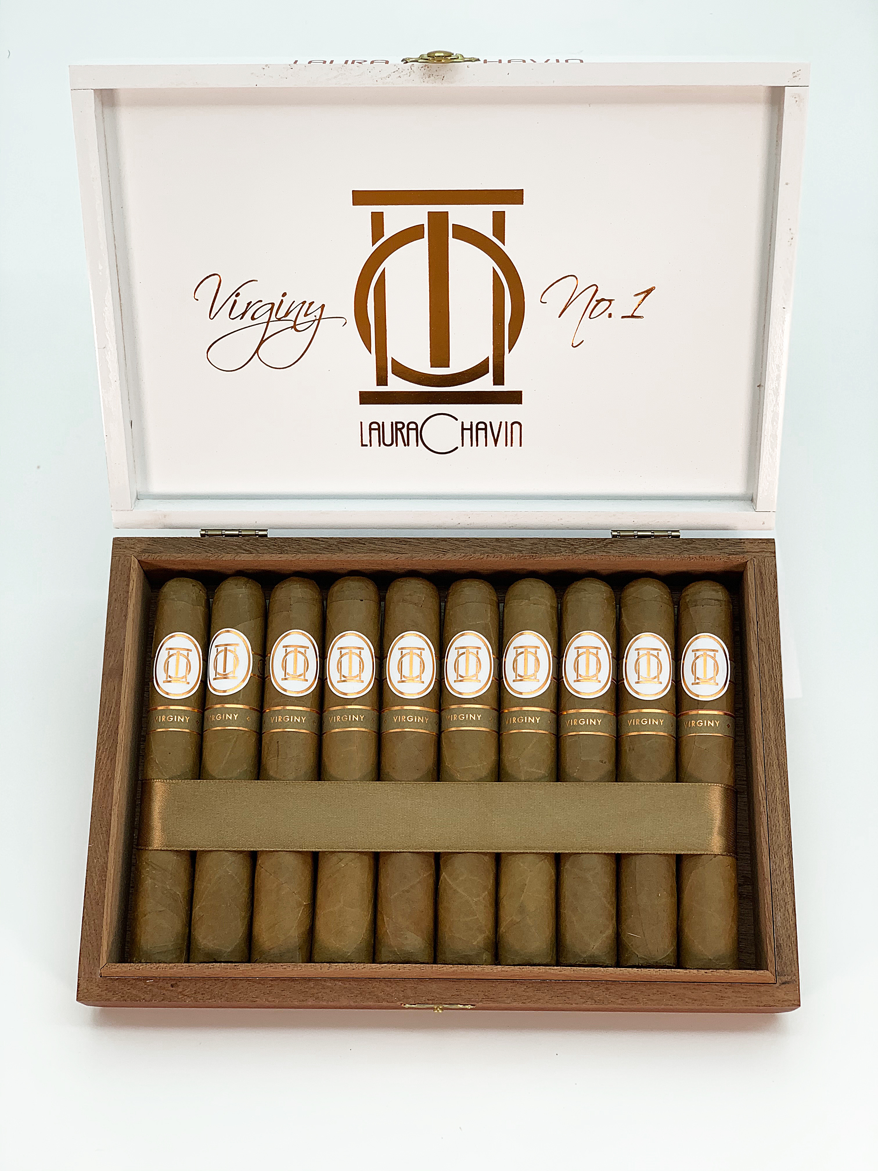 Laura Chavin Virginy No. 1 Toro box open