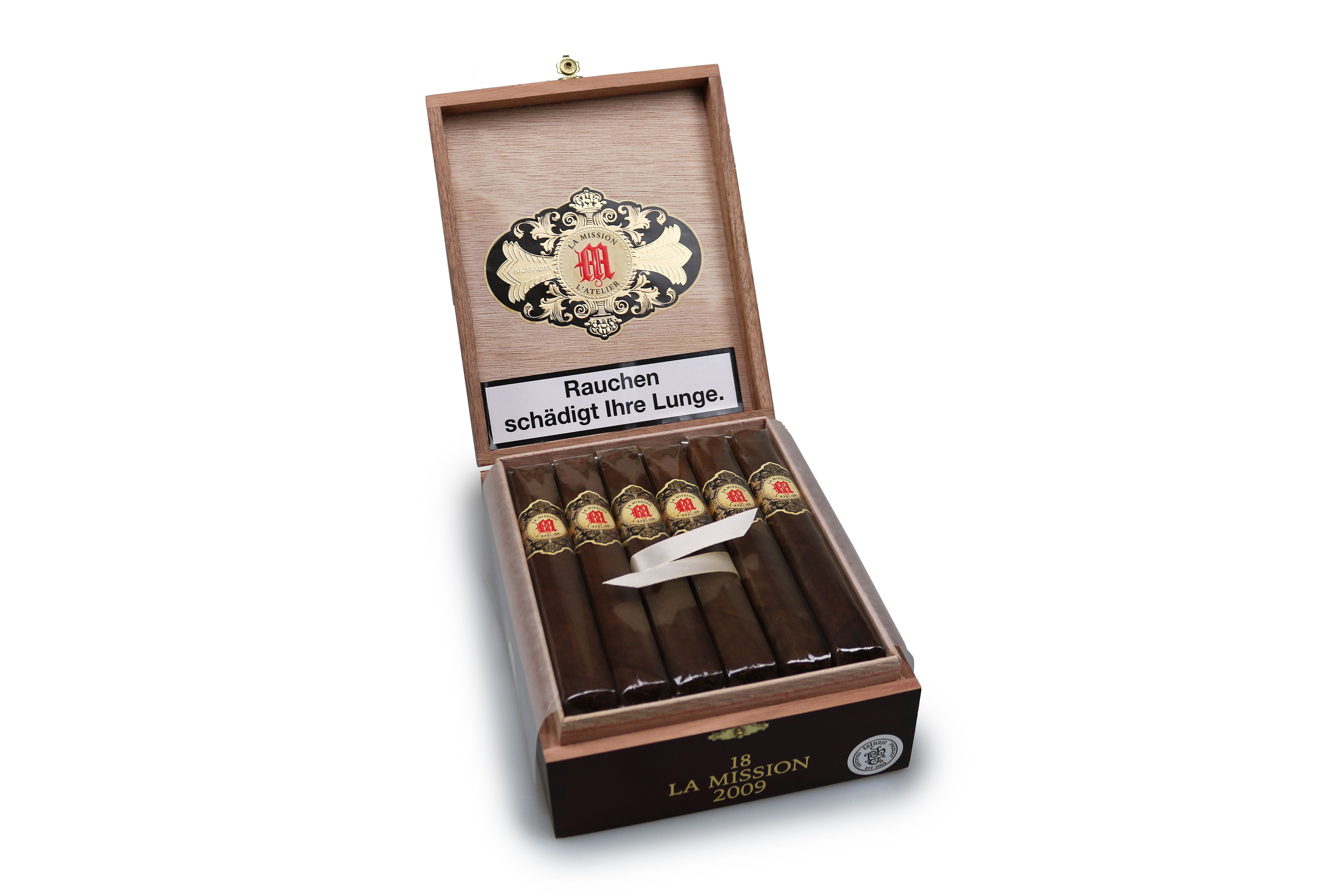 Tatuaje L'Atelier La Mission 2009 Gran Toro open box of 18