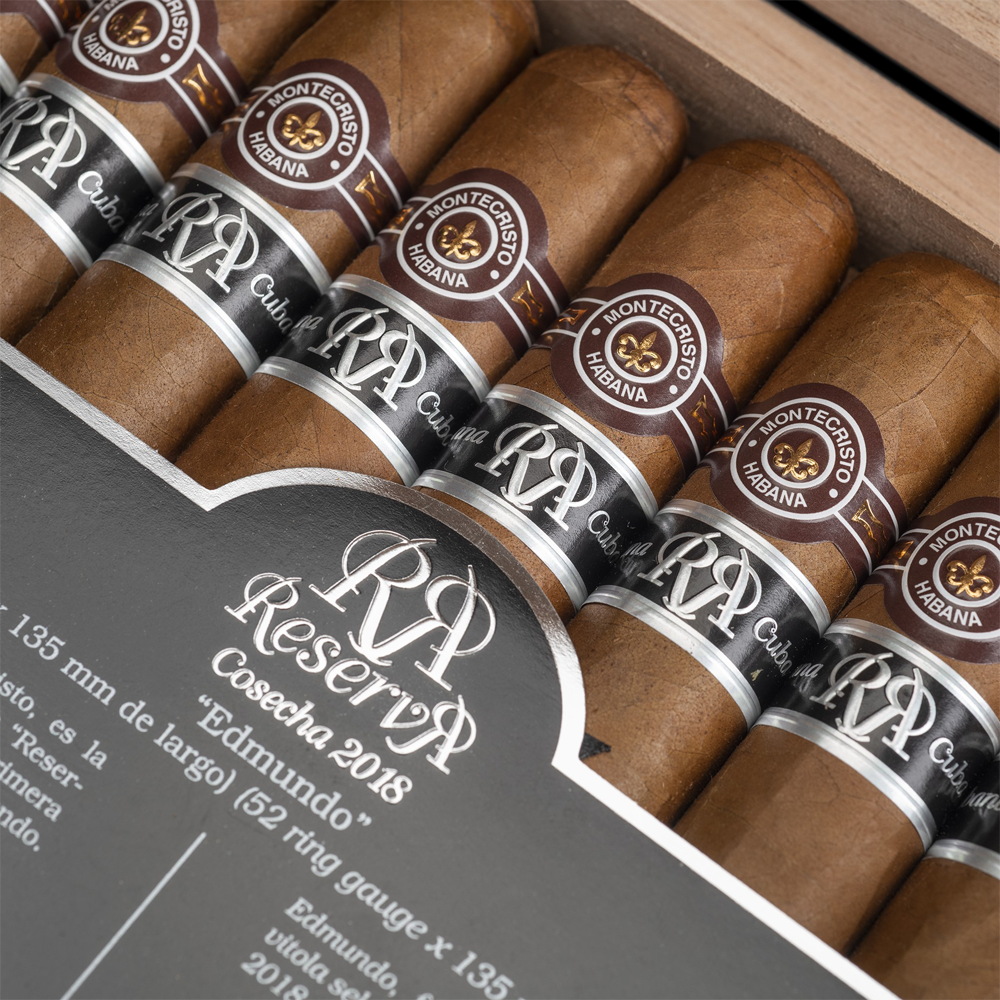 Montecristo Edmundo Reserva Cosecha 2018 open box of 20